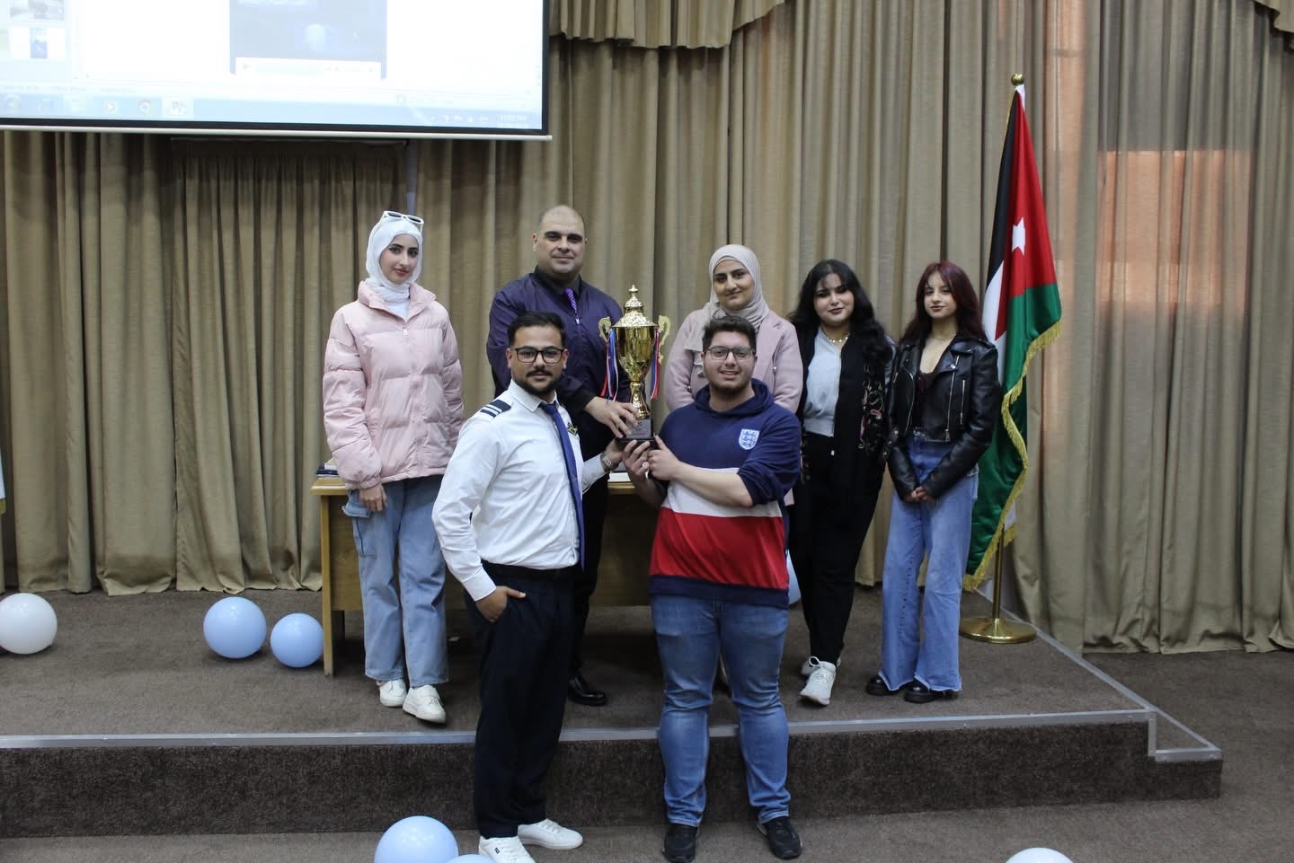  مسابقة في المحادثة باللغة الإنجليزية